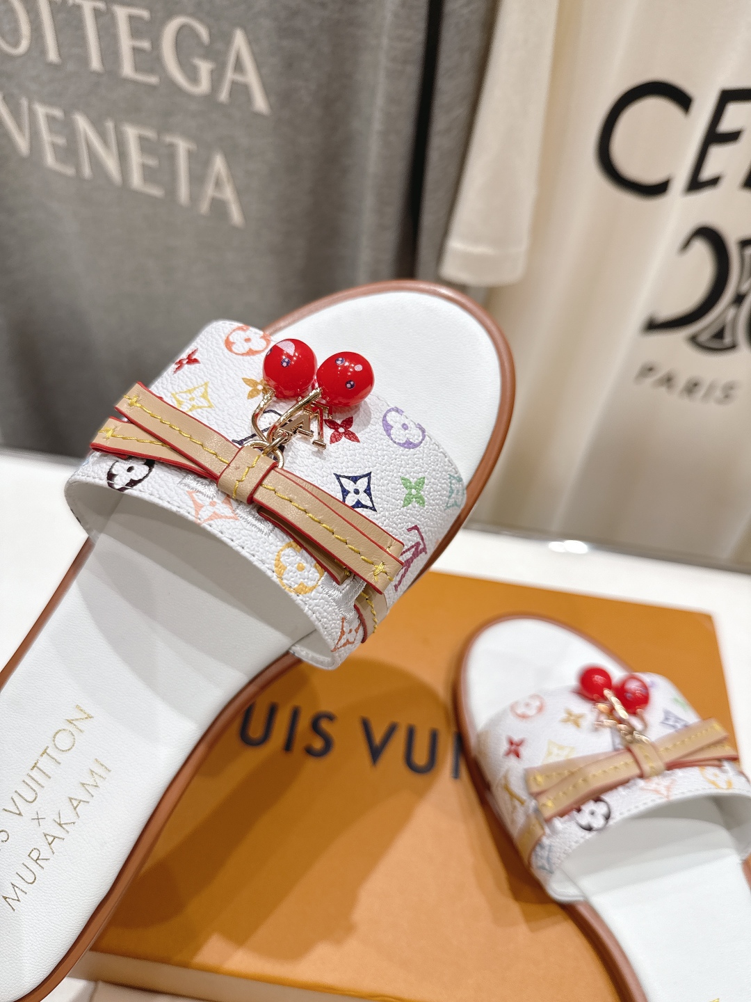 高版本出厂
  Louis Vuitton ss25 new arrival LV驴牌春夏系列新款平底沙
