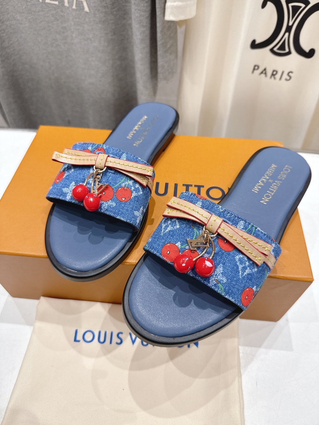 高版本出厂
  Louis Vuitton ss25 new arrival LV驴牌春夏系列新款平底沙