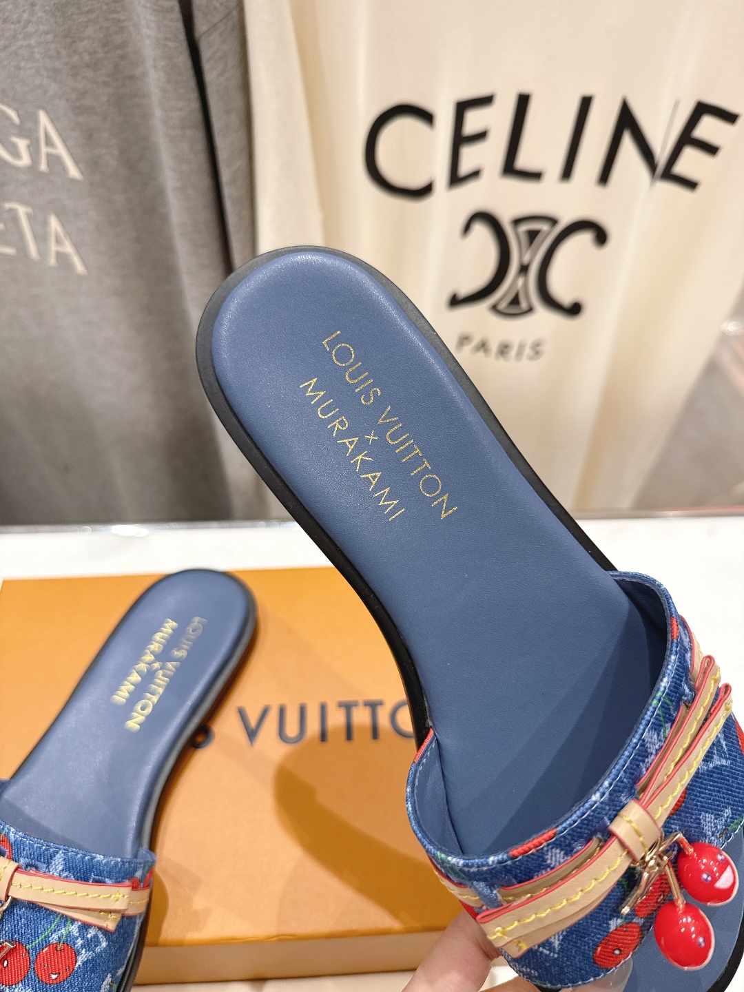 高版本出厂
  Louis Vuitton ss25 new arrival LV驴牌春夏系列新款平底沙