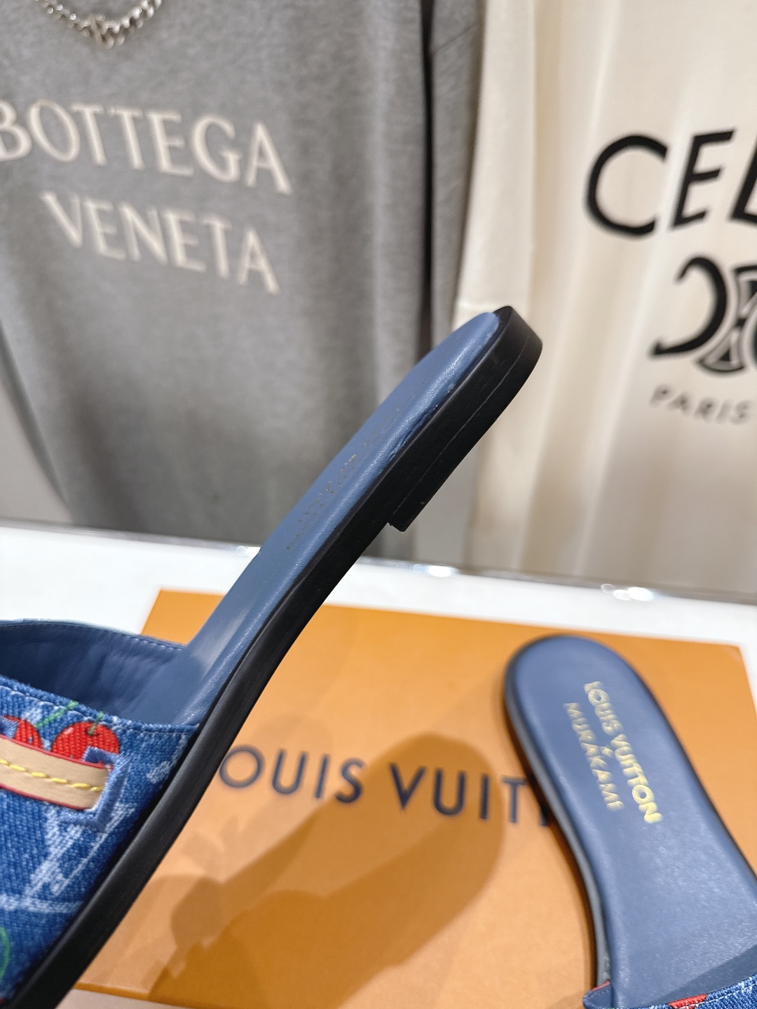 高版本出厂
  Louis Vuitton ss25 new arrival LV驴牌春夏系列新款平底沙
