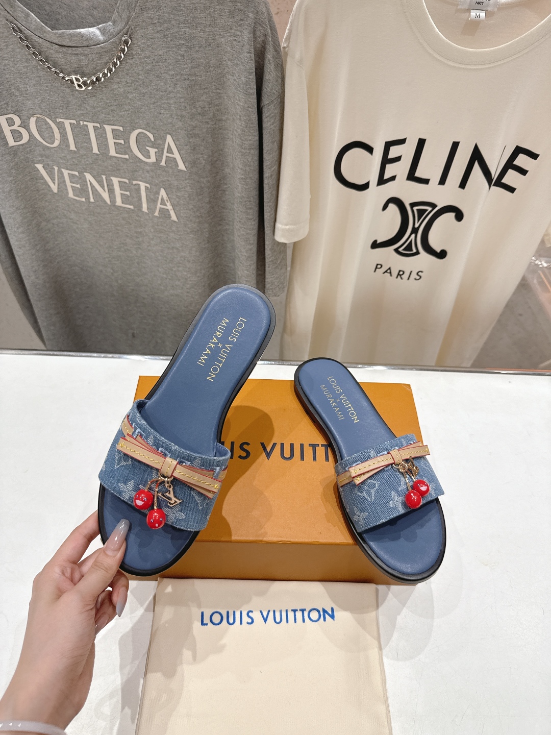 高版本出厂
  Louis Vuitton ss25 new arrival LV驴牌春夏系列新款平底沙