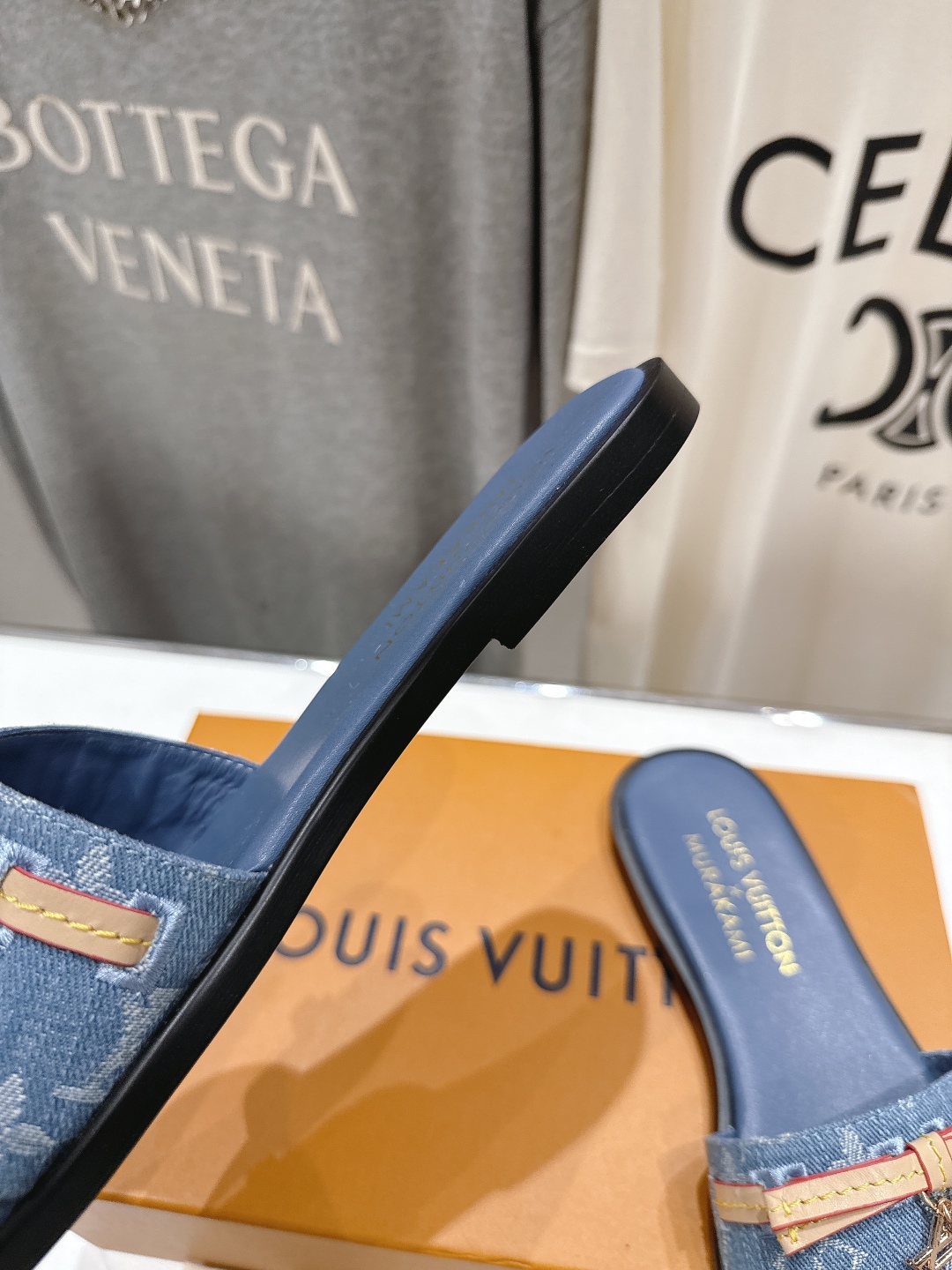 高版本出厂
  Louis Vuitton ss25 new arrival LV驴牌春夏系列新款平底沙