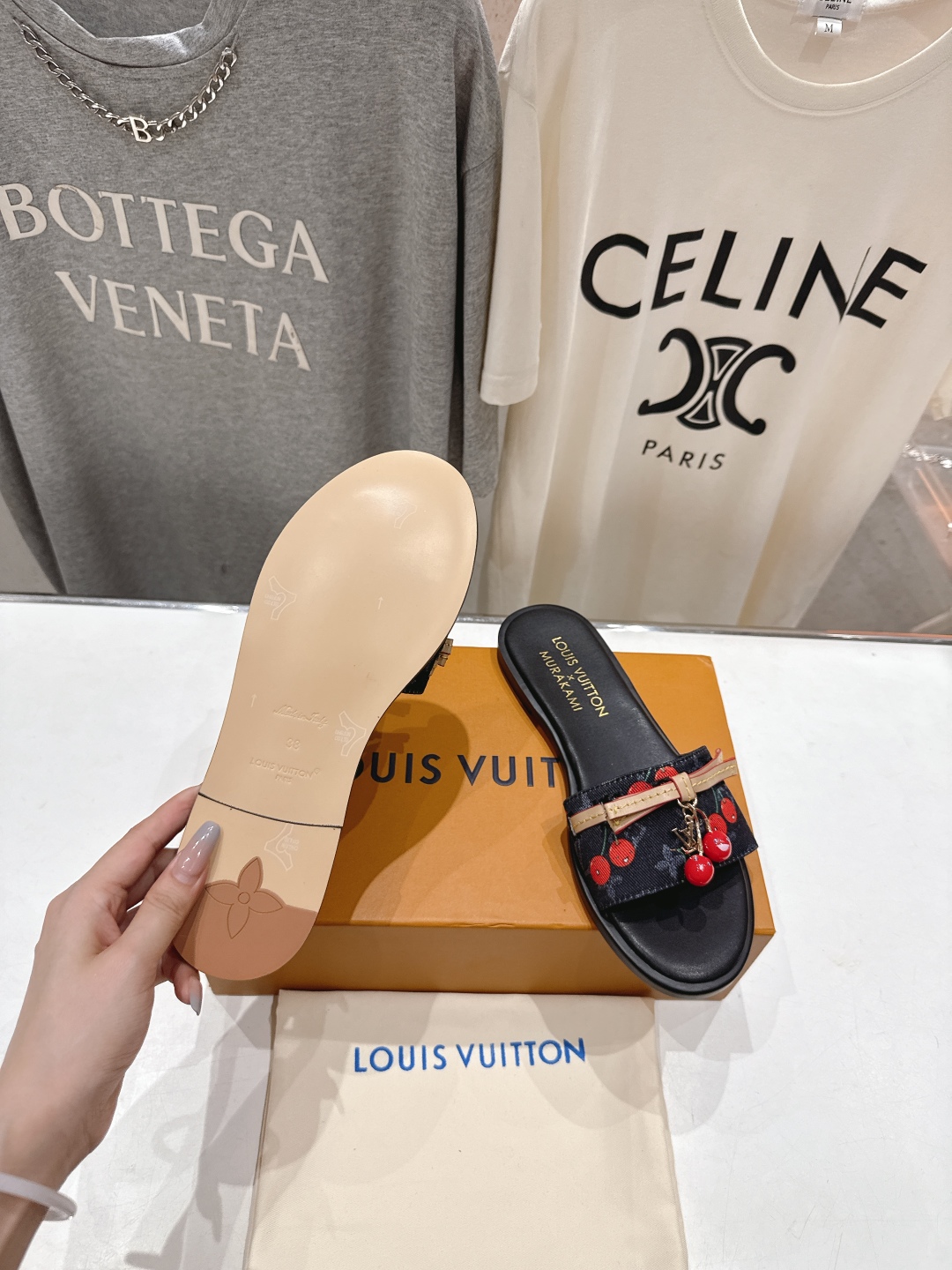 高版本出厂
  Louis Vuitton ss25 new arrival LV驴牌春夏系列新款平底沙