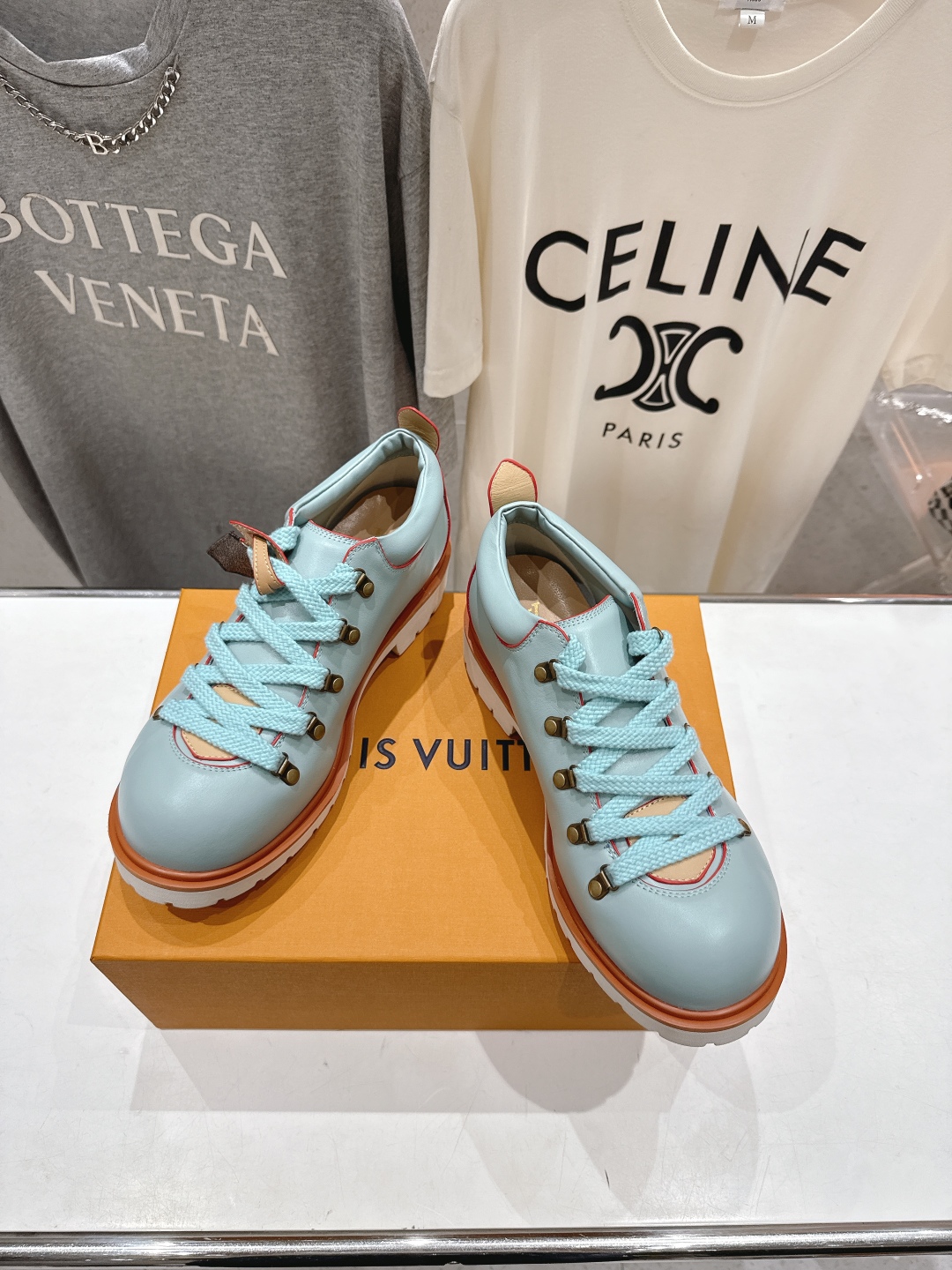 高版本出厂
  LOUIS VUITTON  ss25 LV驴牌春夏新款厚底系带大头鞋休闲鞋乐福鞋
本款