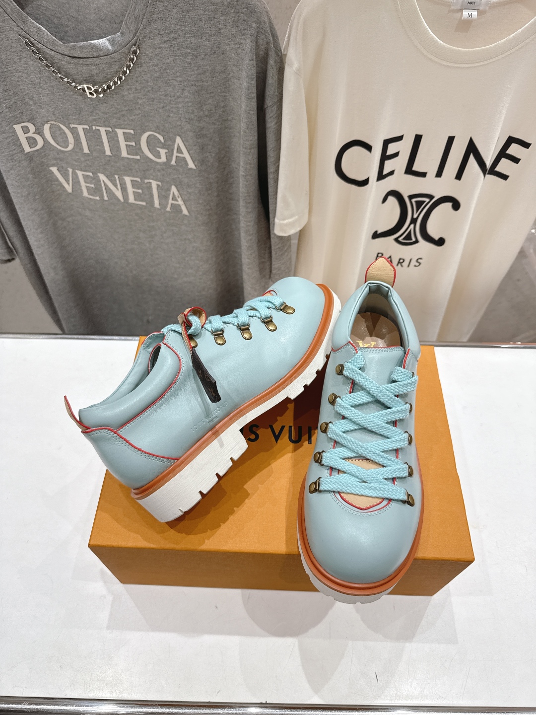 高版本出厂
  LOUIS VUITTON  ss25 LV驴牌春夏新款厚底系带大头鞋休闲鞋乐福鞋
本款