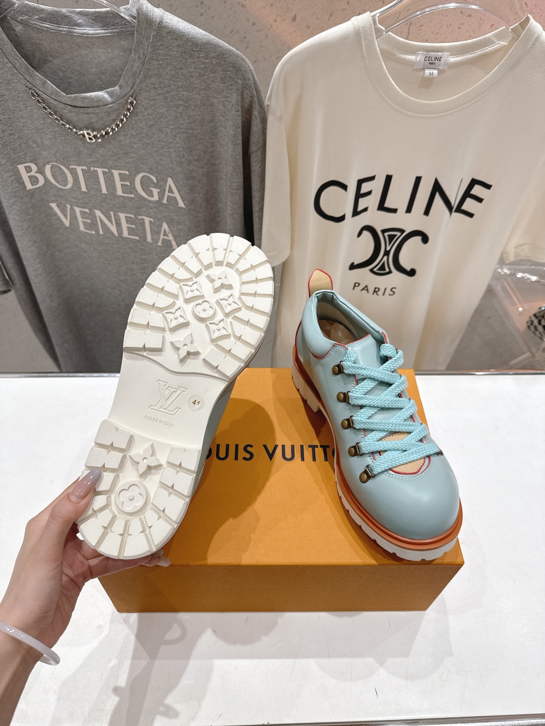 高版本出厂
  LOUIS VUITTON  ss25 LV驴牌春夏新款厚底系带大头鞋休闲鞋乐福鞋
本款