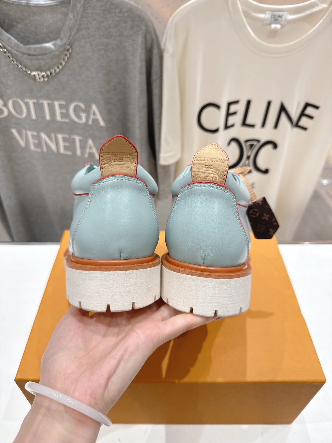 高版本出厂
  LOUIS VUITTON  ss25 LV驴牌春夏新款厚底系带大头鞋休闲鞋乐福鞋
本款