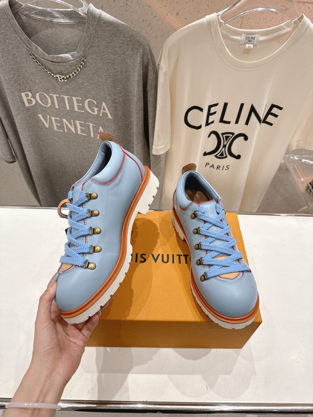 高版本出厂
  LOUIS VUITTON  ss25 LV驴牌春夏新款厚底系带大头鞋休闲鞋乐福鞋
本款