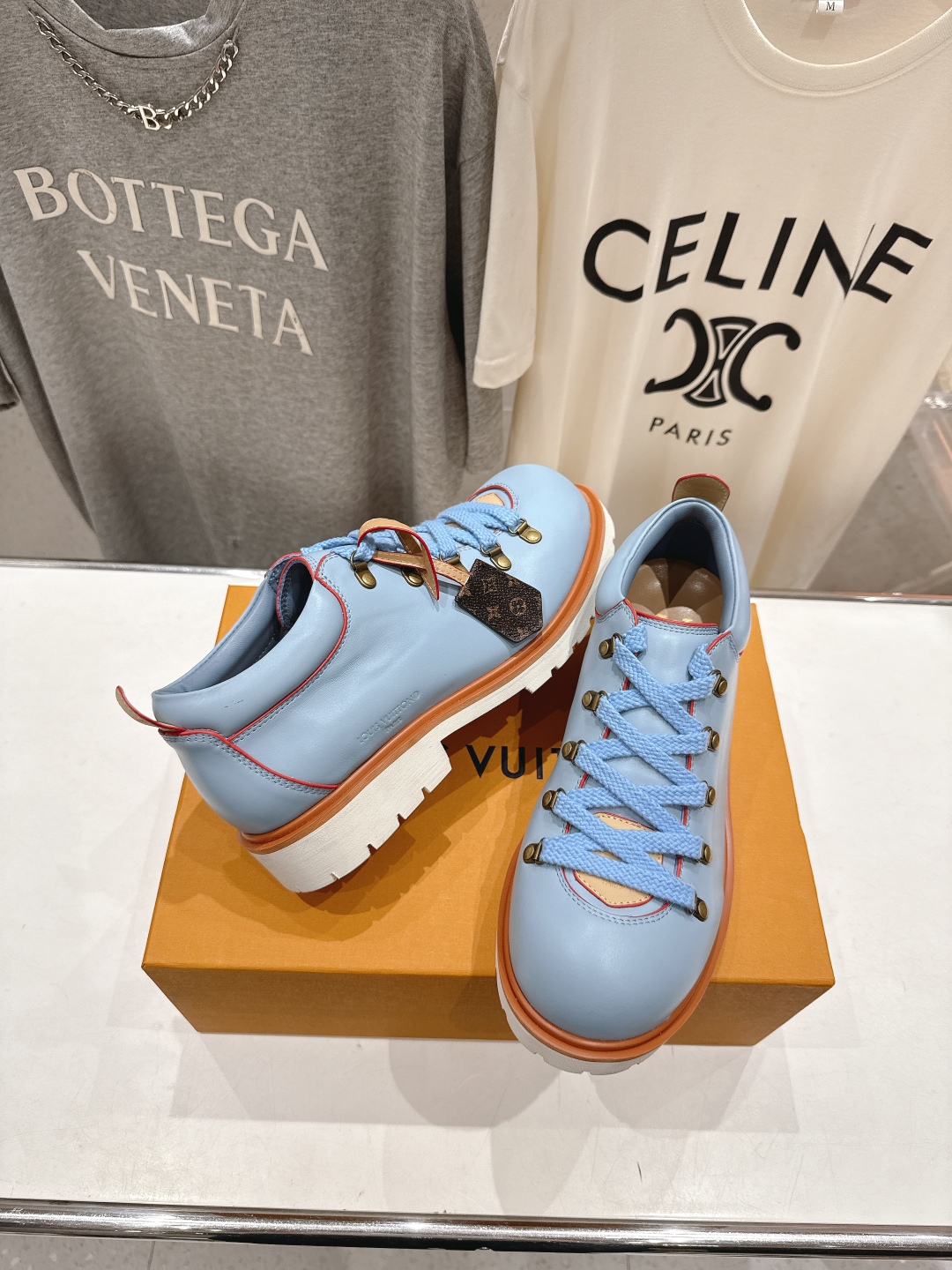 高版本出厂
  LOUIS VUITTON  ss25 LV驴牌春夏新款厚底系带大头鞋休闲鞋乐福鞋
本款