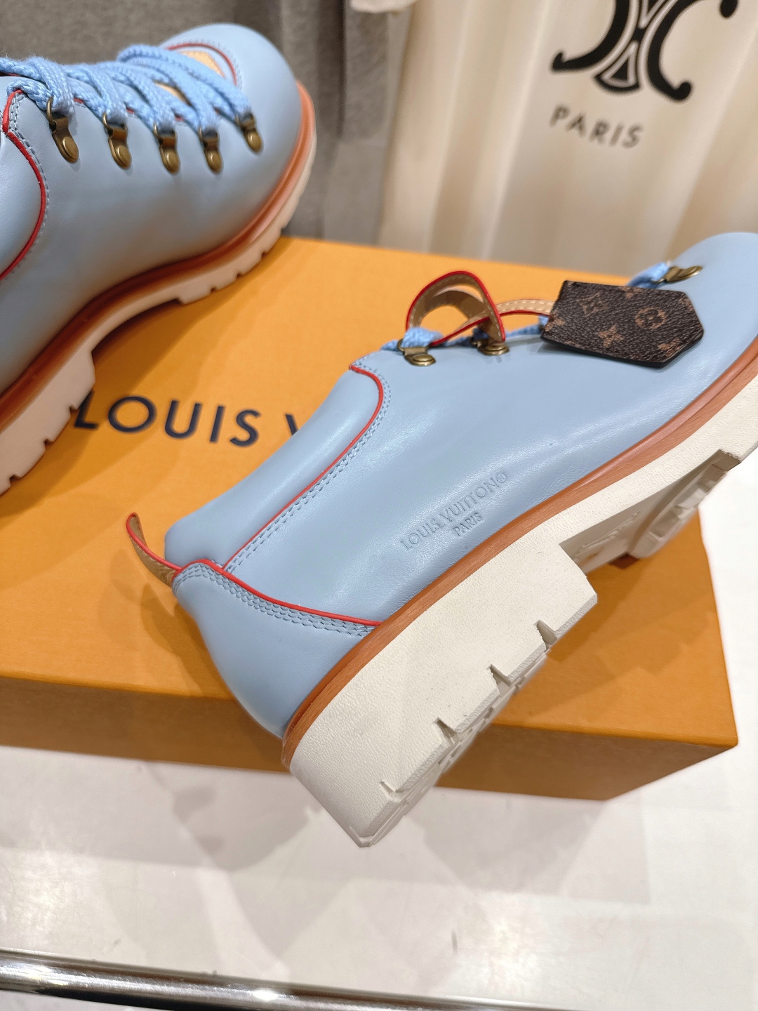 高版本出厂
  LOUIS VUITTON  ss25 LV驴牌春夏新款厚底系带大头鞋休闲鞋乐福鞋
本款