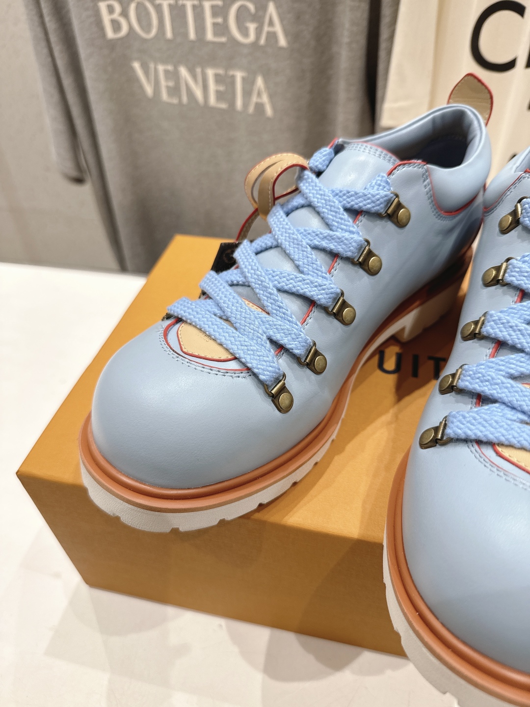 高版本出厂
  LOUIS VUITTON  ss25 LV驴牌春夏新款厚底系带大头鞋休闲鞋乐福鞋
本款