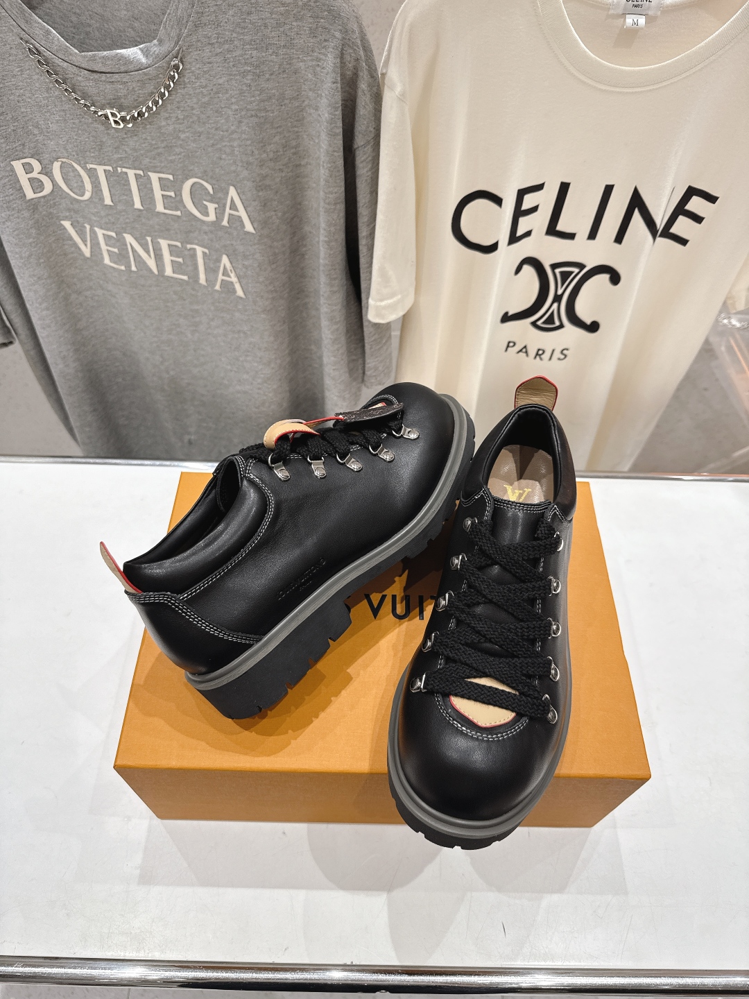 高版本出厂
  LOUIS VUITTON  ss25 LV驴牌春夏新款厚底系带大头鞋休闲鞋乐福鞋
本款