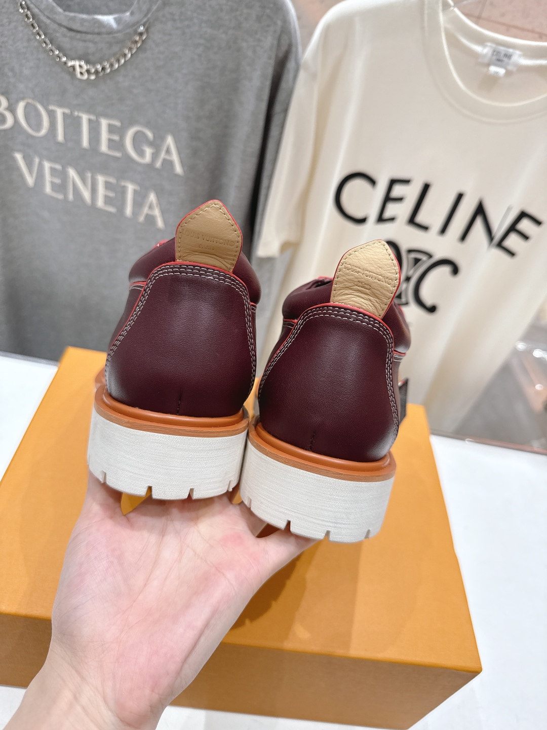 高版本出厂
  LOUIS VUITTON  ss25 LV驴牌春夏新款厚底系带大头鞋休闲鞋乐福鞋
本款
