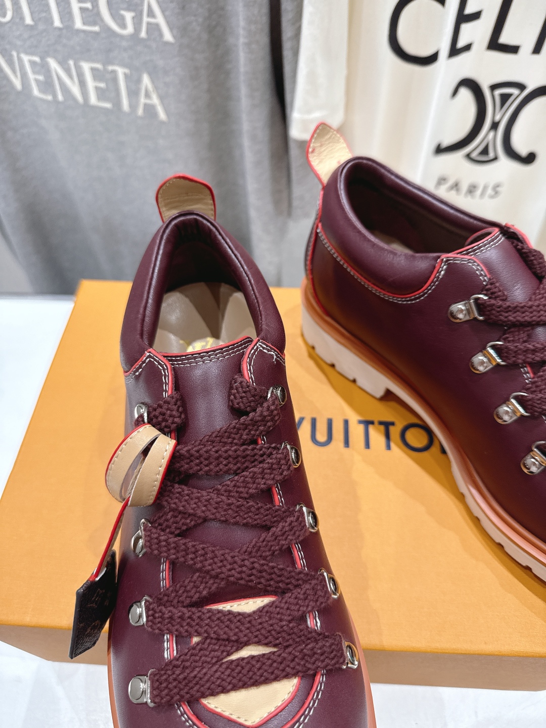 高版本出厂
  LOUIS VUITTON  ss25 LV驴牌春夏新款厚底系带大头鞋休闲鞋乐福鞋
本款