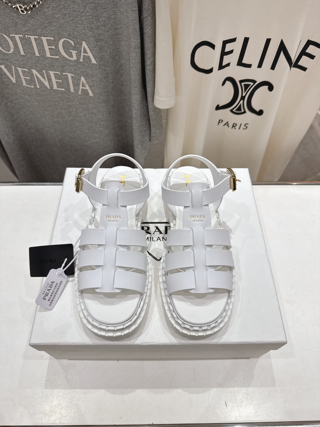 高版本出厂
 Prada/普拉达2025ss夏季新款沙滩厚底勃肯凉鞋
这个鞋型真的属于经典不会过时的设计