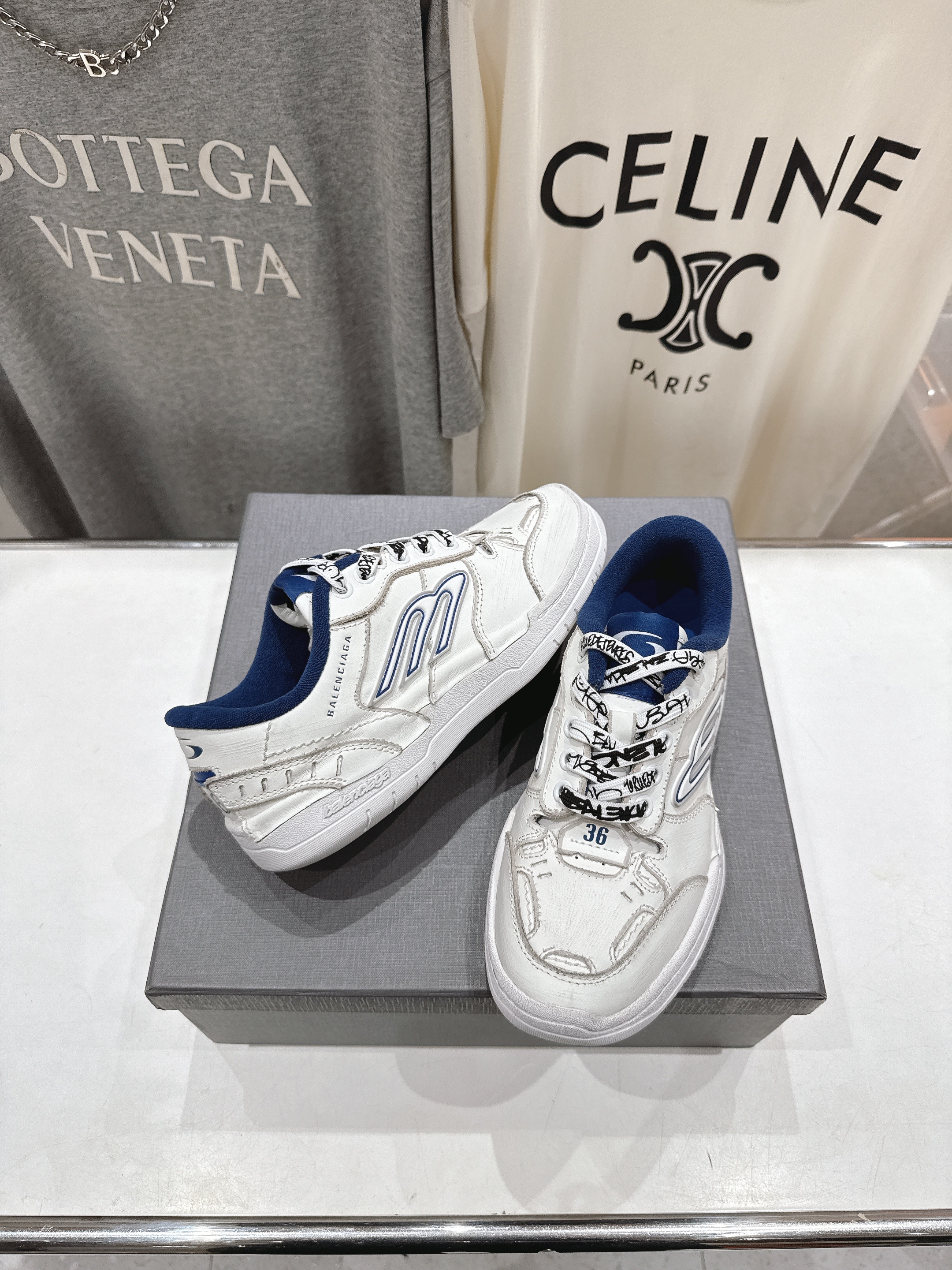 高版本出厂 男码+10
巴黎世家Balenciaga Hamptons Worn-Out 25ss