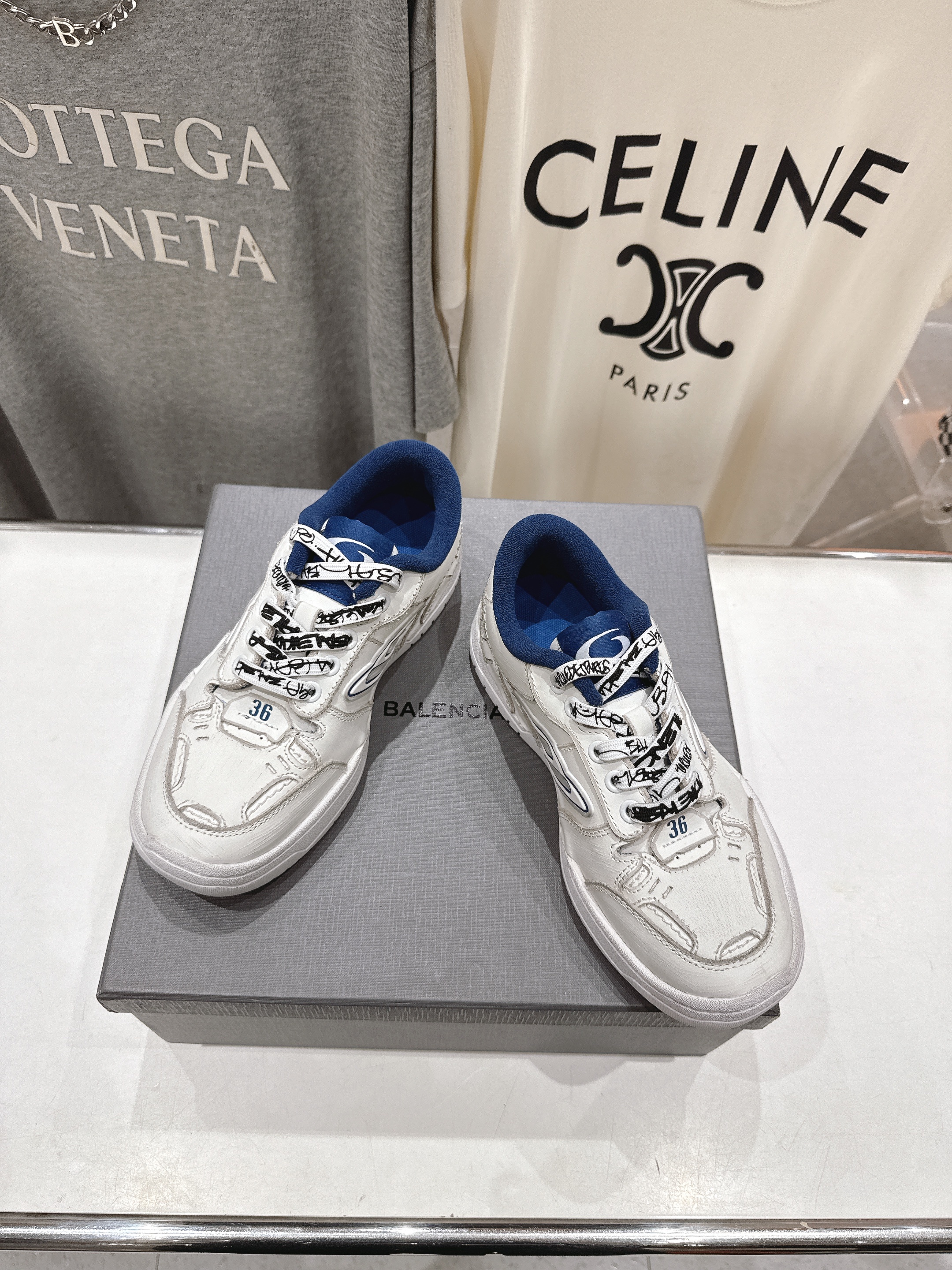 高版本出厂 男码+10
巴黎世家Balenciaga Hamptons Worn-Out 25ss