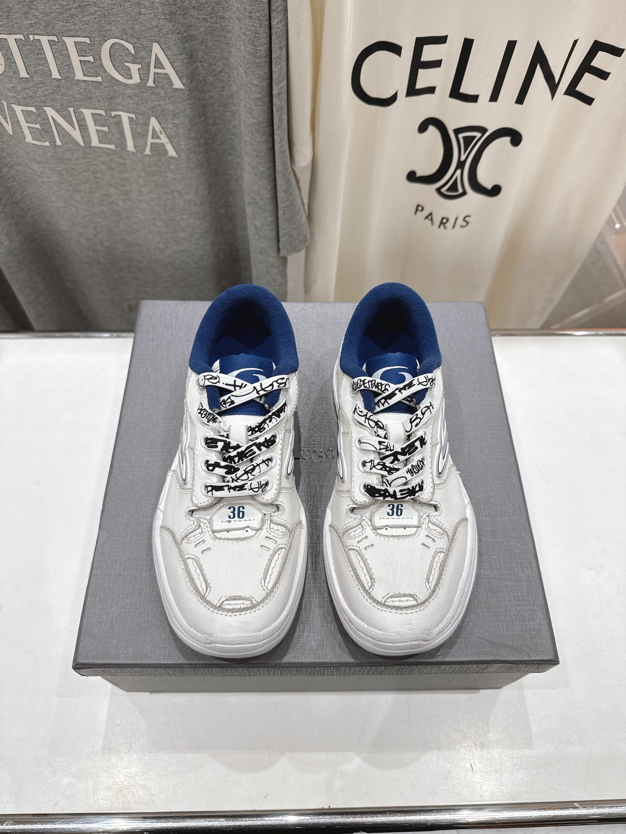 高版本出厂 男码+10
巴黎世家Balenciaga Hamptons Worn-Out 25ss