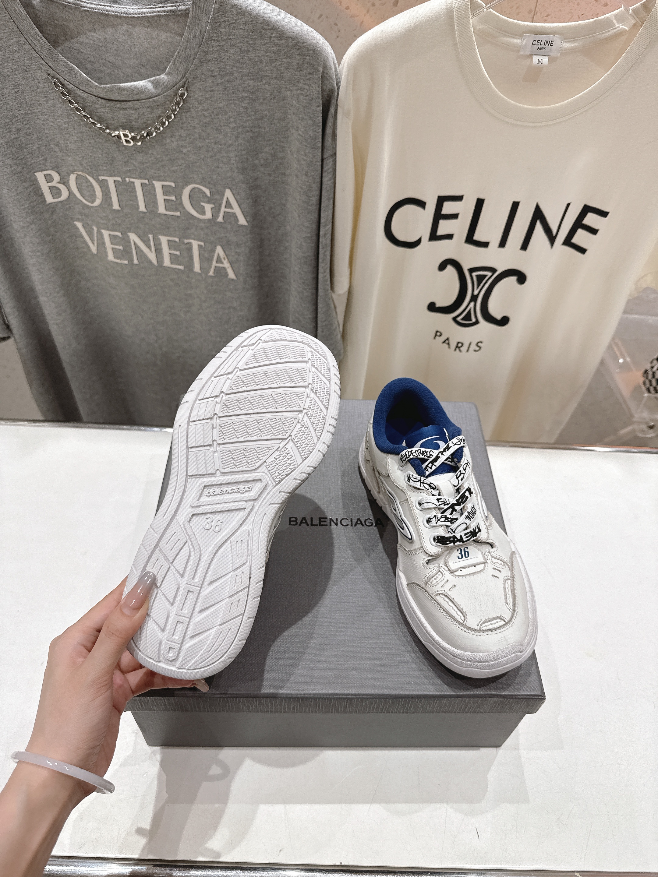 高版本出厂 男码+10
巴黎世家Balenciaga Hamptons Worn-Out 25ss
