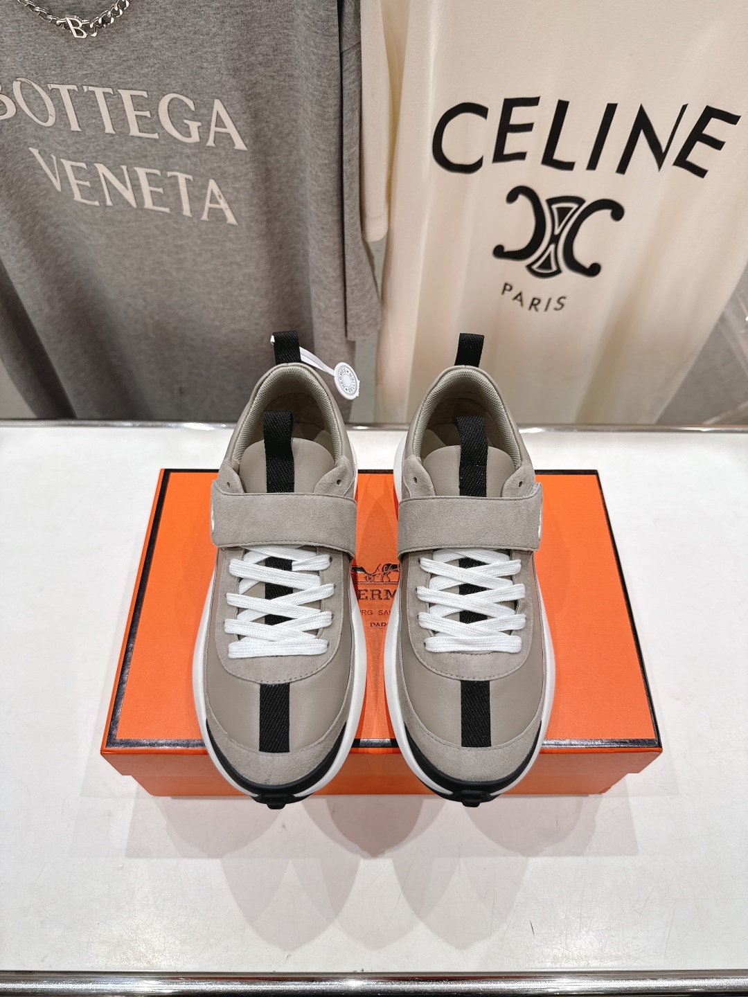 高版本出厂 
   Hermes/爱马仕H家25ss新款厚底魔术贴休闲运动鞋跑步鞋
经典运动风格+英伦拼