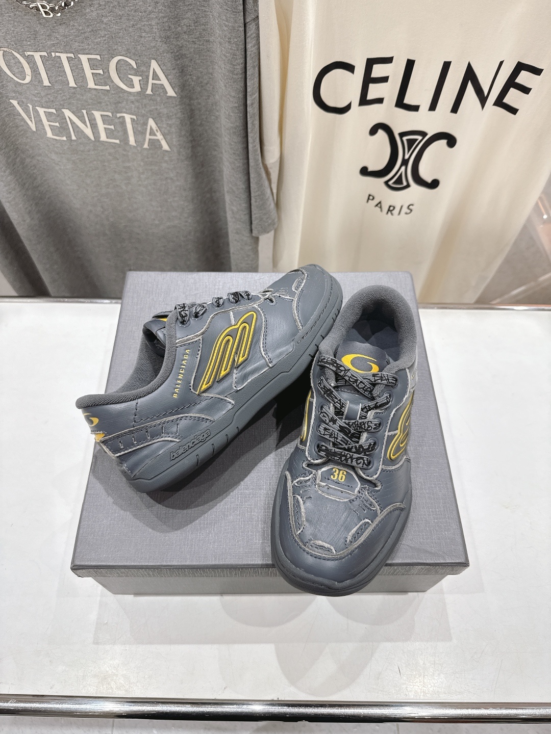 高版本出厂 男码+10
巴黎世家Balenciaga Hamptons Worn-Out 25ss