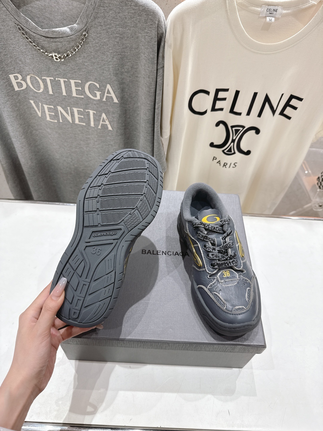 高版本出厂 男码+10
巴黎世家Balenciaga Hamptons Worn-Out 25ss
