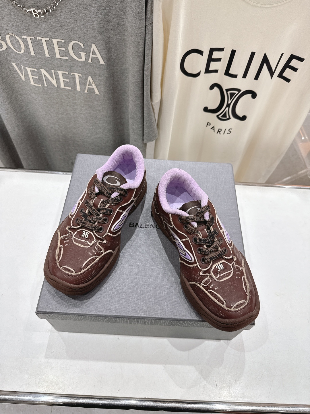 高版本出厂 男码+10
巴黎世家Balenciaga Hamptons Worn-Out 25ss