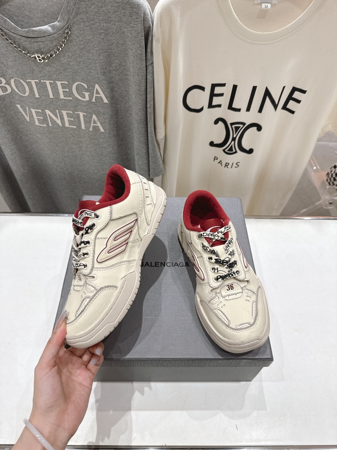 高版本出厂 男码+10
巴黎世家Balenciaga Hamptons Worn-Out 25ss