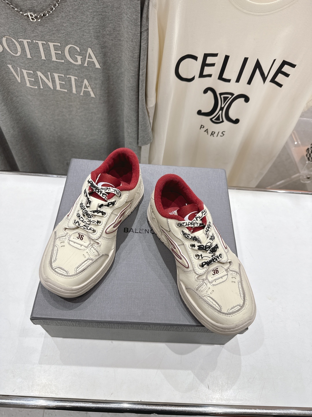 高版本出厂 男码+10
巴黎世家Balenciaga Hamptons Worn-Out 25ss