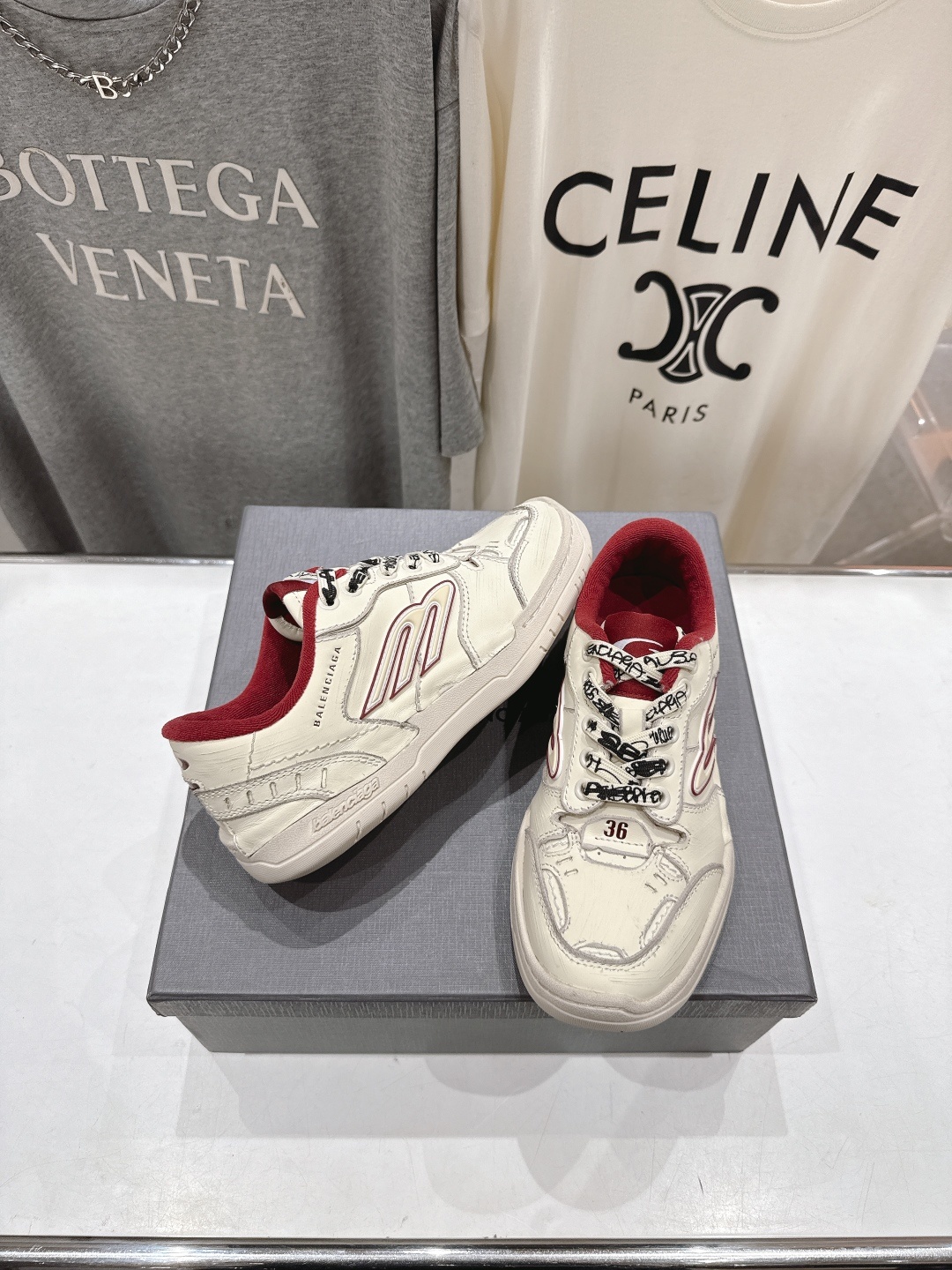 高版本出厂 男码+10
巴黎世家Balenciaga Hamptons Worn-Out 25ss