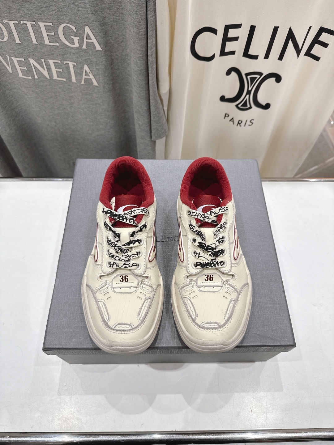高版本出厂 男码+10
巴黎世家Balenciaga Hamptons Worn-Out 25ss
