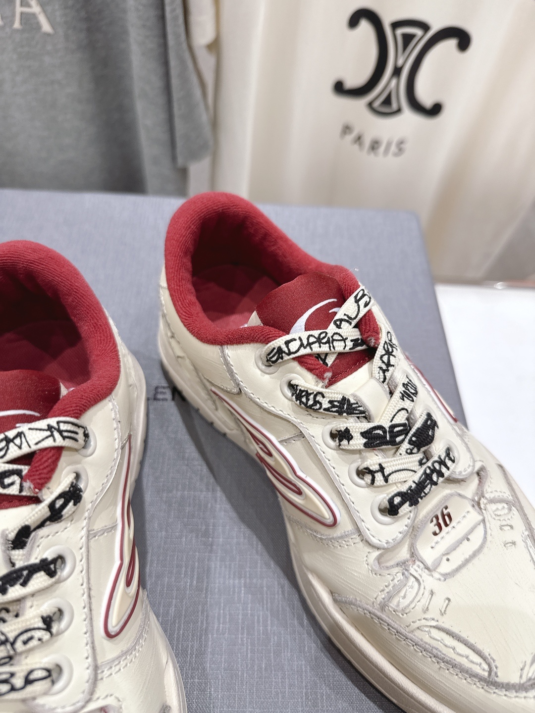 高版本出厂 男码+10
巴黎世家Balenciaga Hamptons Worn-Out 25ss
