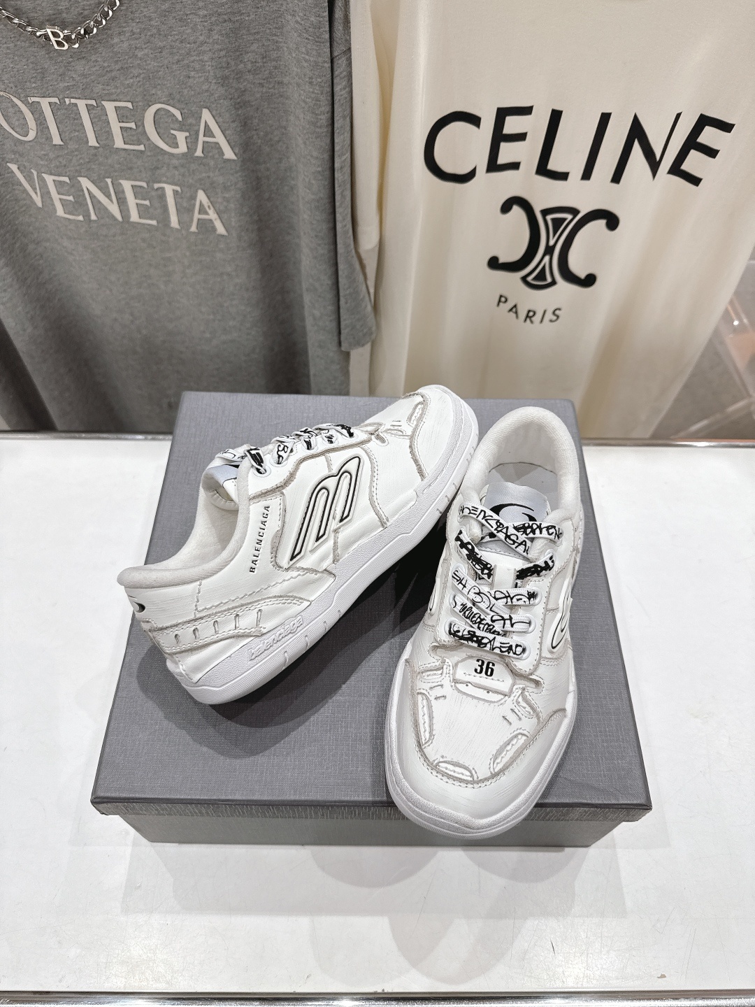 高版本出厂 男码+10
巴黎世家Balenciaga Hamptons Worn-Out 25ss