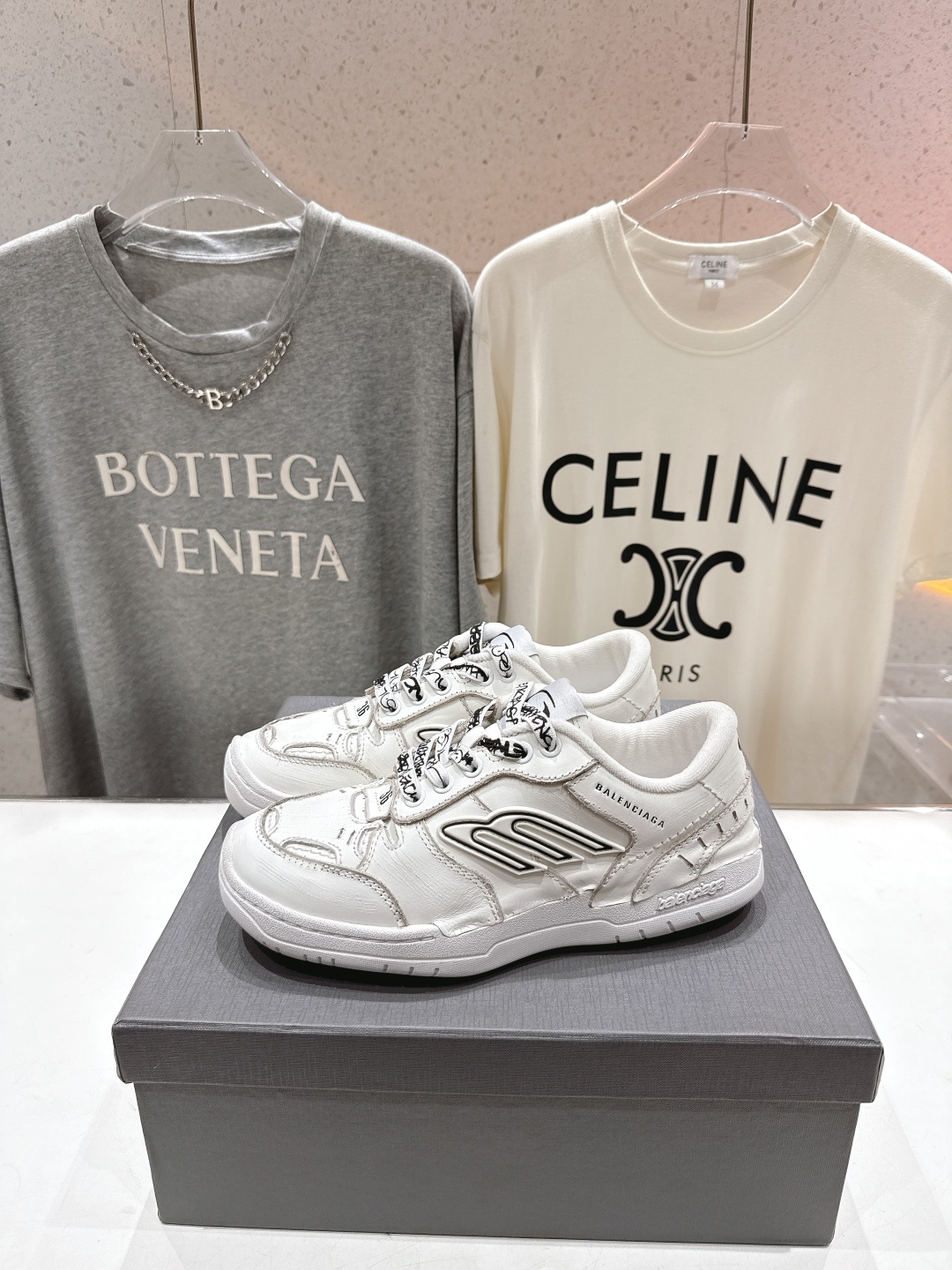 高版本出厂 男码+10
巴黎世家Balenciaga Hamptons Worn-Out 25ss