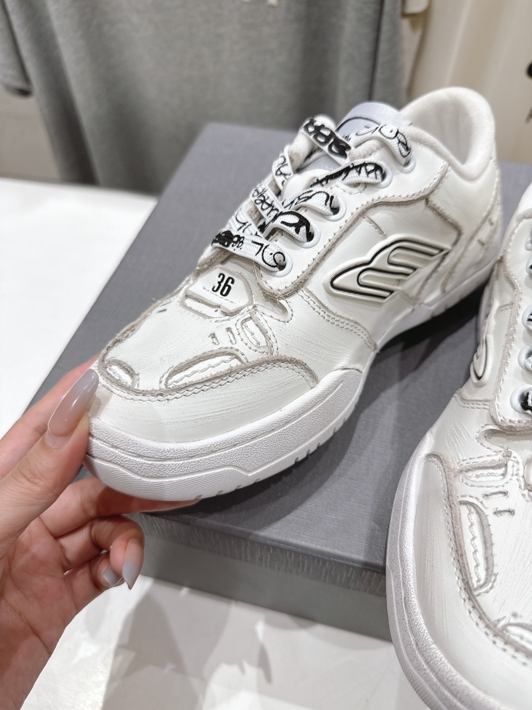 高版本出厂 男码+10
巴黎世家Balenciaga Hamptons Worn-Out 25ss