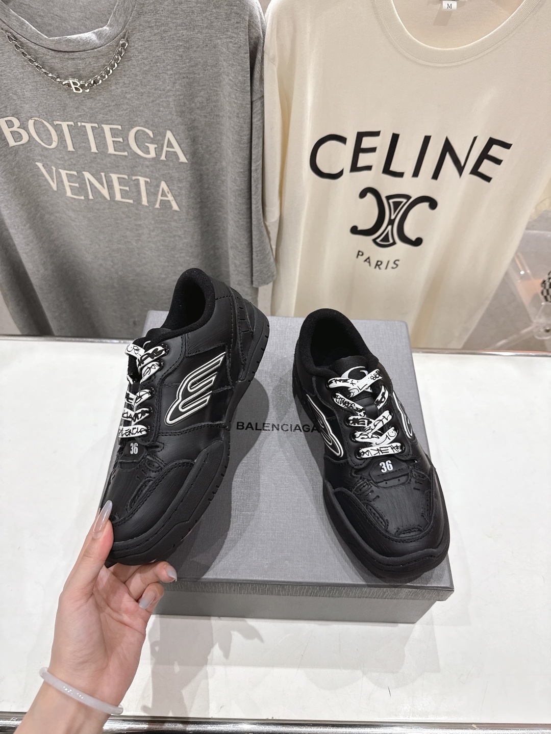 高版本出厂 男码+10
巴黎世家Balenciaga Hamptons Worn-Out 25ss