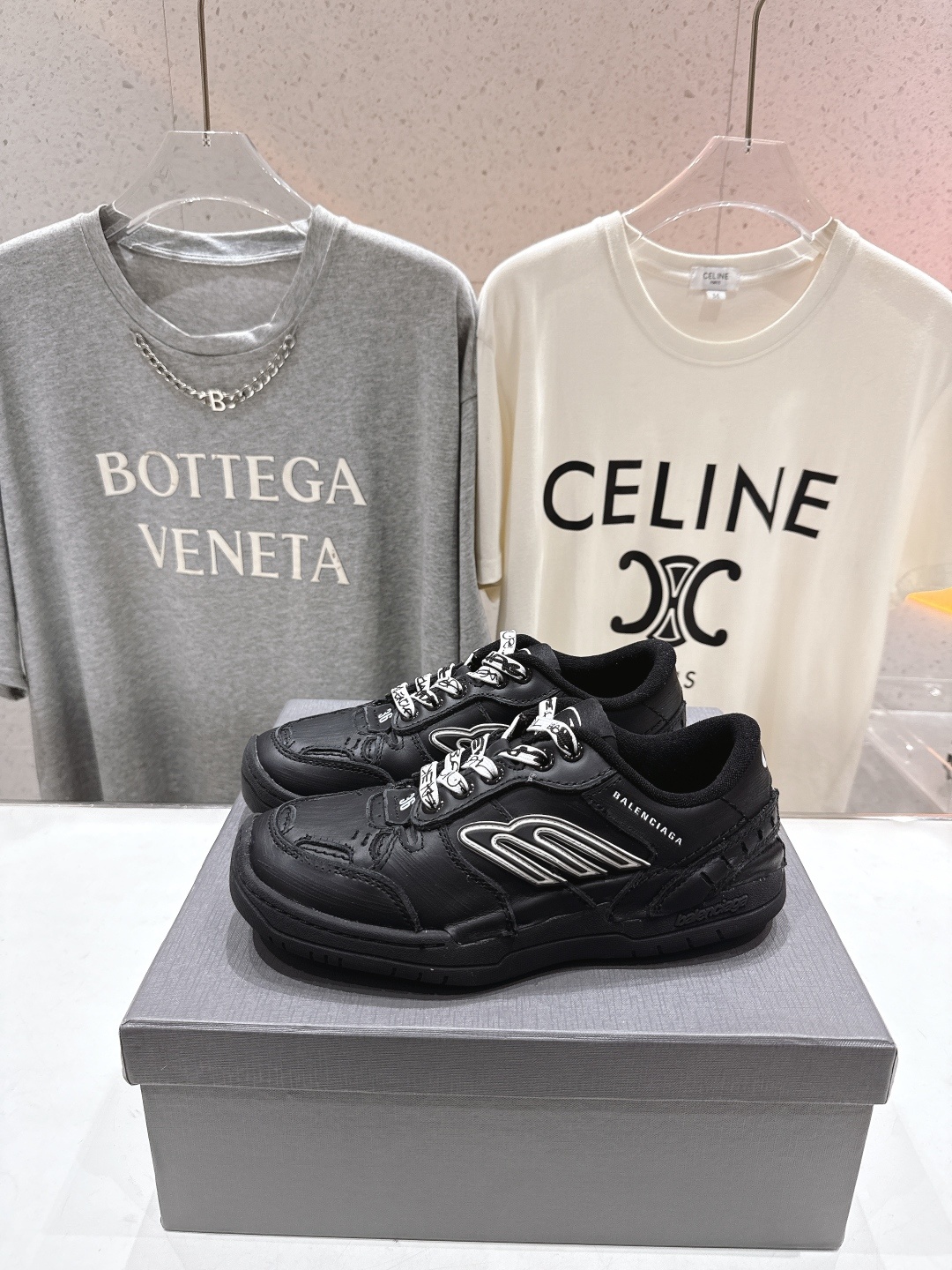 高版本出厂 男码+10
巴黎世家Balenciaga Hamptons Worn-Out 25ss