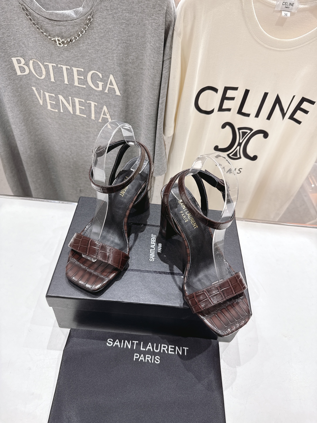 高版本出厂
 SAINT LAURENT～圣罗兰ysl 25ss夏季全新走秀款高跟鞋凉鞋·全新鞋型

唯
