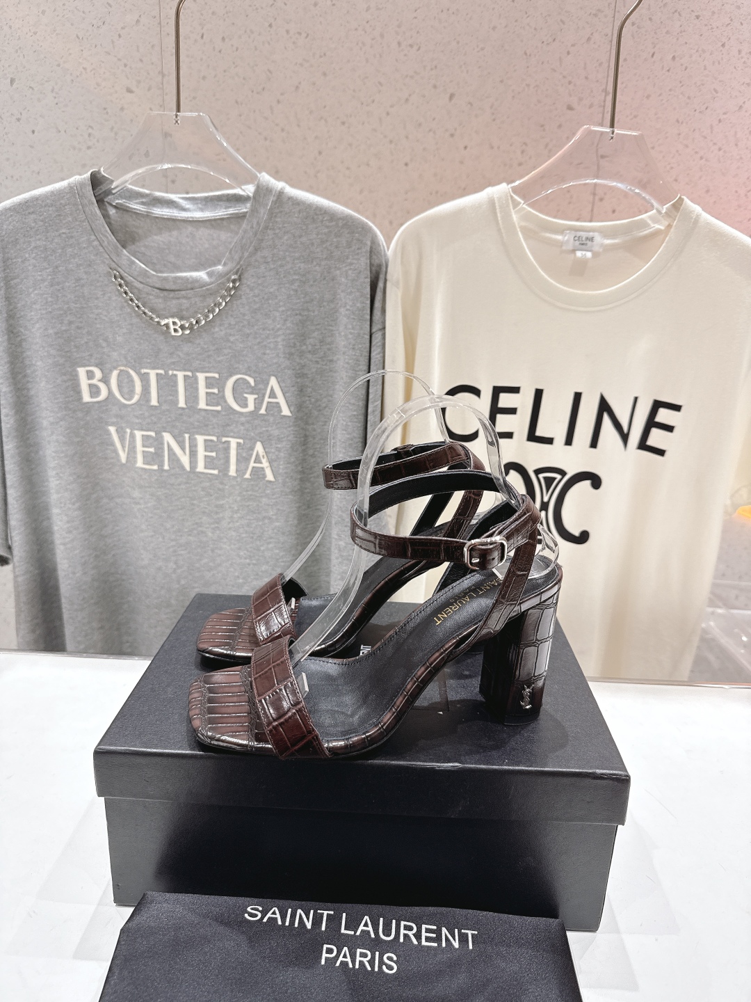 高版本出厂
 SAINT LAURENT～圣罗兰ysl 25ss夏季全新走秀款高跟鞋凉鞋·全新鞋型

唯