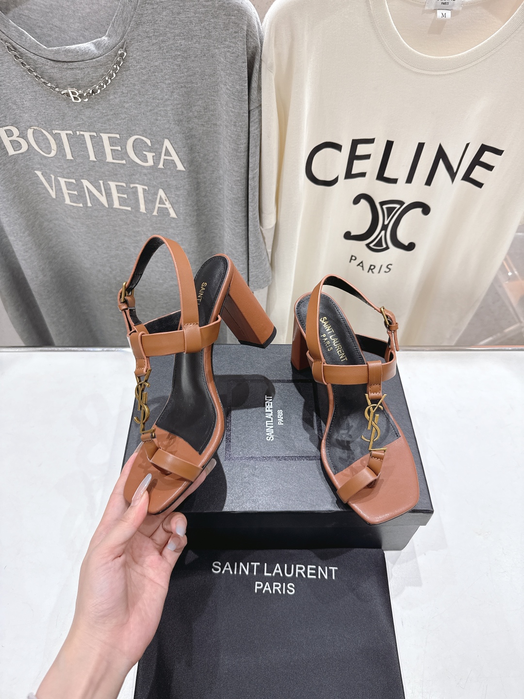 高版本出厂
 SAINT LAURENT～圣罗兰ysl 25ss夏季全新走秀款高跟鞋夹脚凉鞋·全新鞋型
