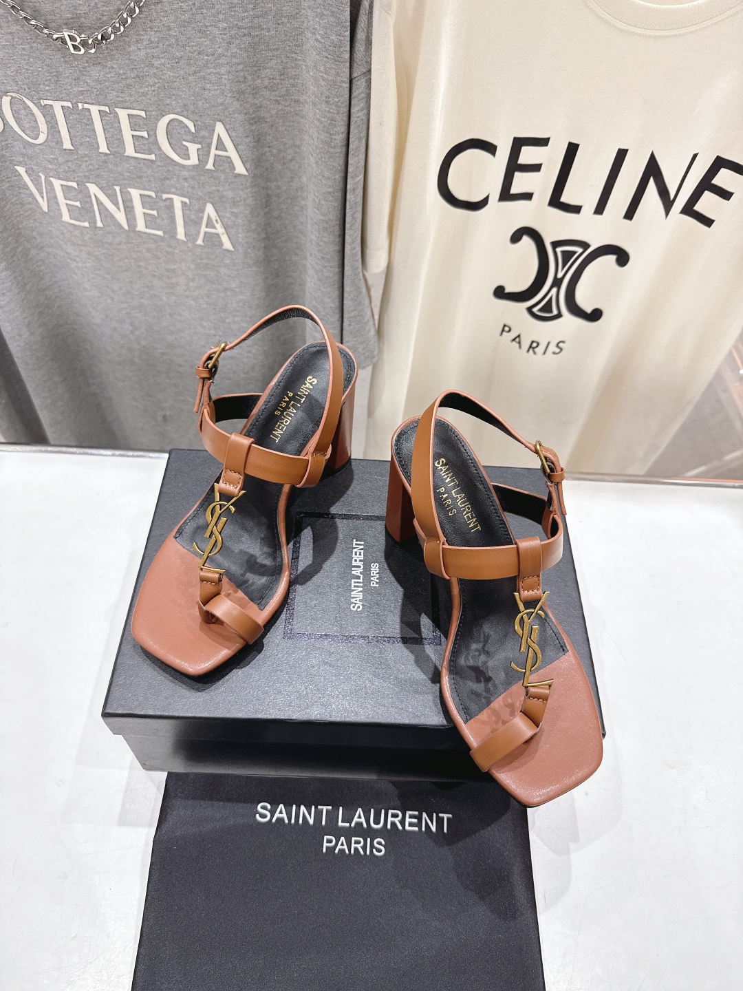 高版本出厂
 SAINT LAURENT～圣罗兰ysl 25ss夏季全新走秀款高跟鞋夹脚凉鞋·全新鞋型
