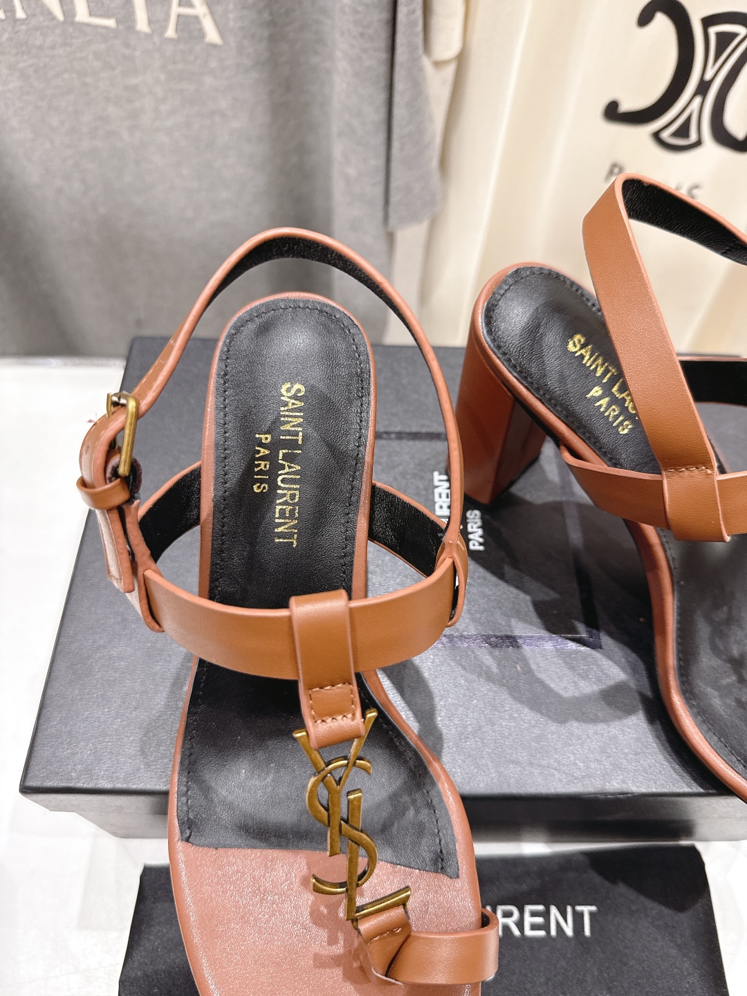 高版本出厂
 SAINT LAURENT～圣罗兰ysl 25ss夏季全新走秀款高跟鞋夹脚凉鞋·全新鞋型
