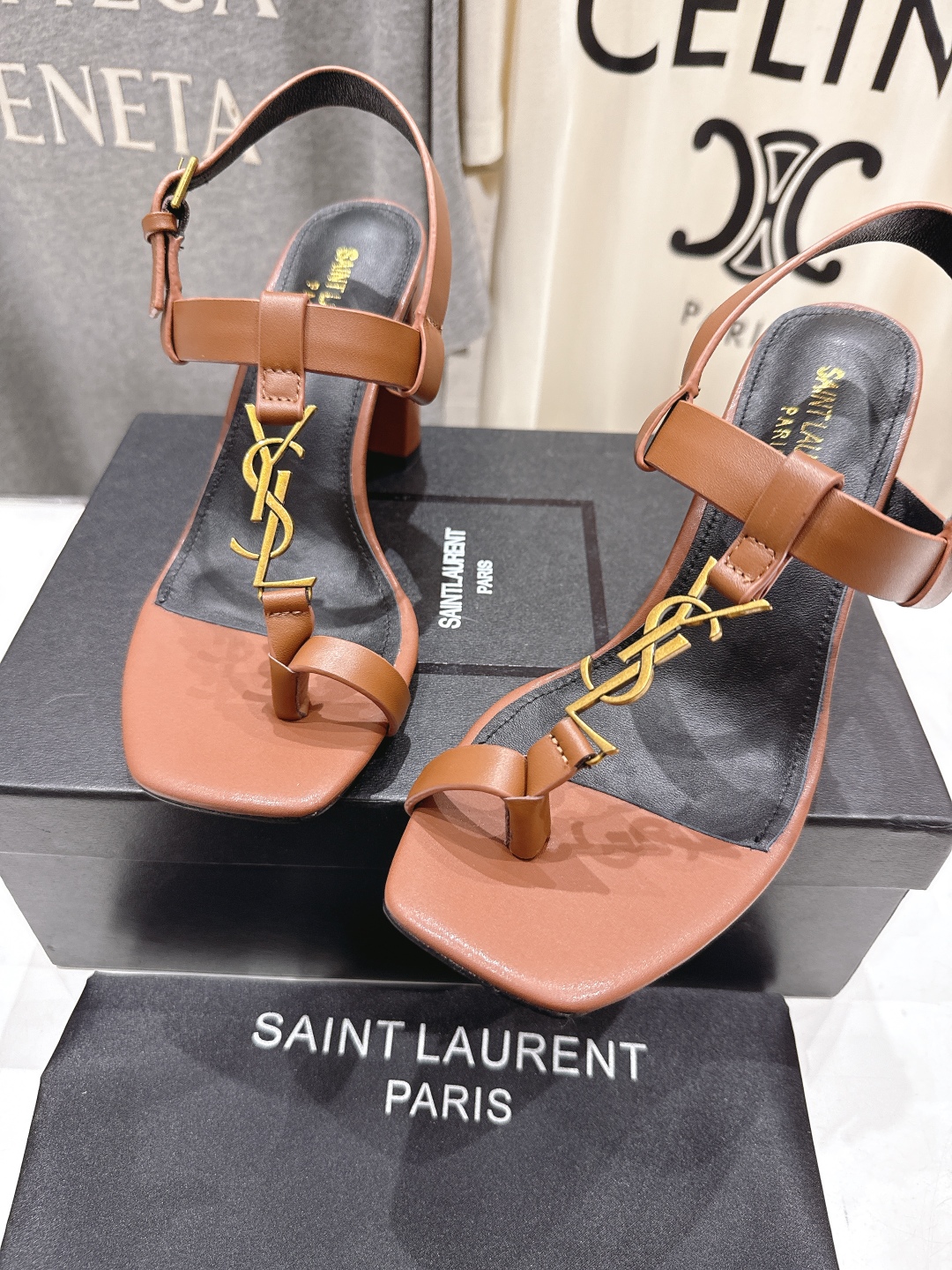 高版本出厂
 SAINT LAURENT～圣罗兰ysl 25ss夏季全新走秀款高跟鞋夹脚凉鞋·全新鞋型

