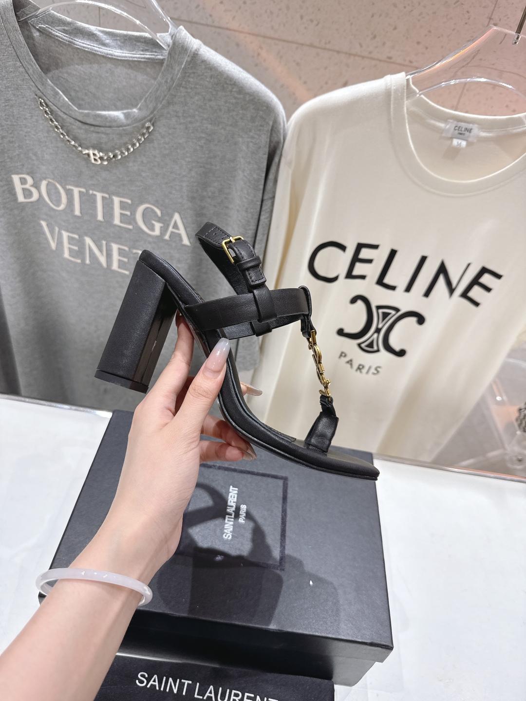 高版本出厂
 SAINT LAURENT～圣罗兰ysl 25ss夏季全新走秀款高跟鞋夹脚凉鞋·全新鞋型
