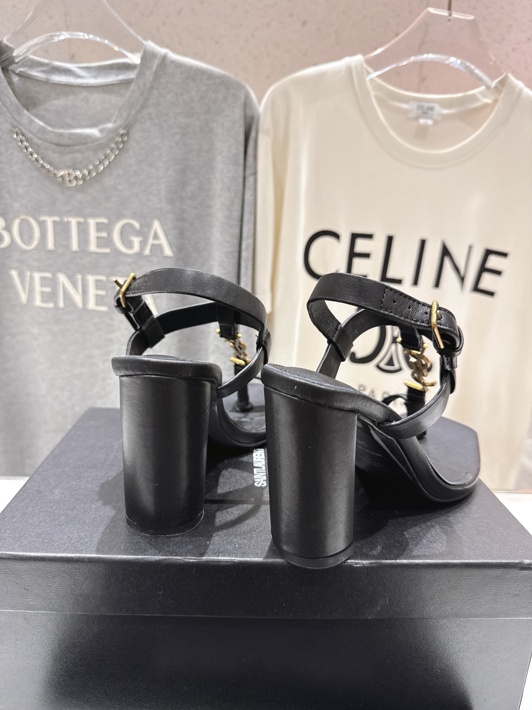 高版本出厂
 SAINT LAURENT～圣罗兰ysl 25ss夏季全新走秀款高跟鞋夹脚凉鞋·全新鞋型
