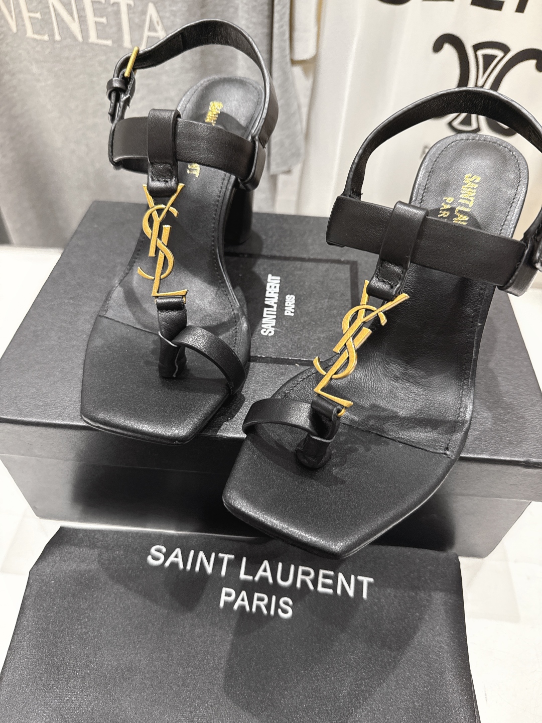 高版本出厂
 SAINT LAURENT～圣罗兰ysl 25ss夏季全新走秀款高跟鞋夹脚凉鞋·全新鞋型
