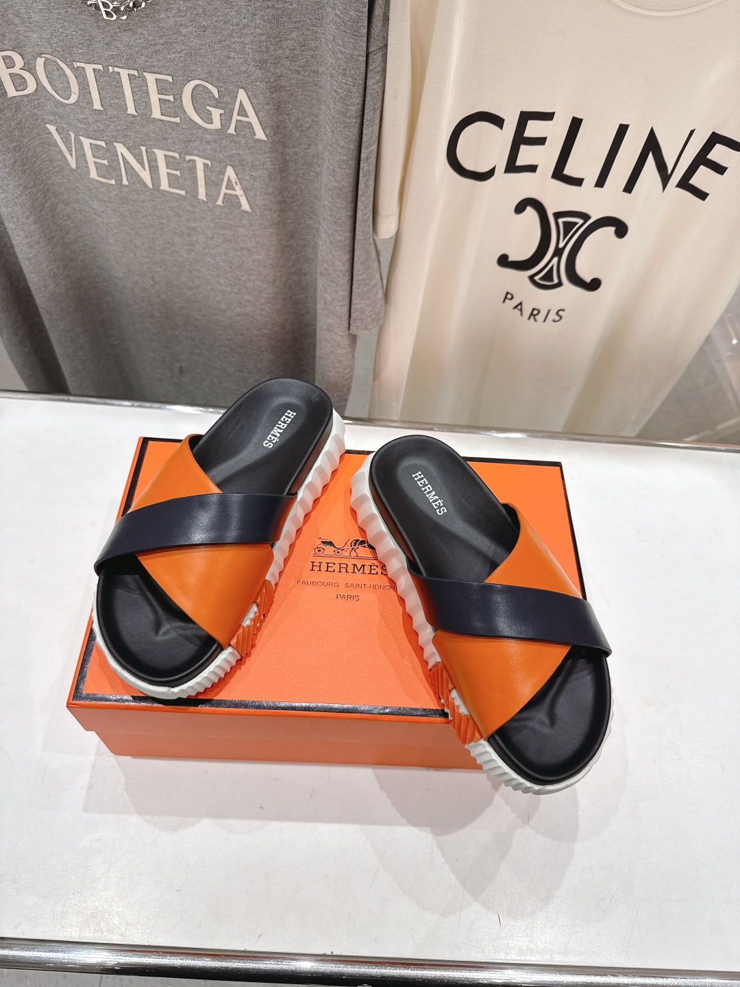 高版本出厂 情侣款
   Hermes/爱马仕H家2025ssF023夏季凉拖系列经典款鞋型情侣款凉鞋拖
