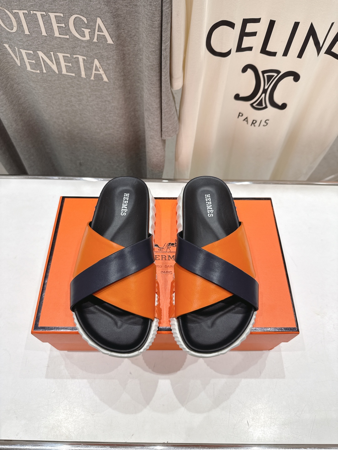 高版本出厂 情侣款
   Hermes/爱马仕H家2025ssF023夏季凉拖系列经典款鞋型情侣款凉鞋拖