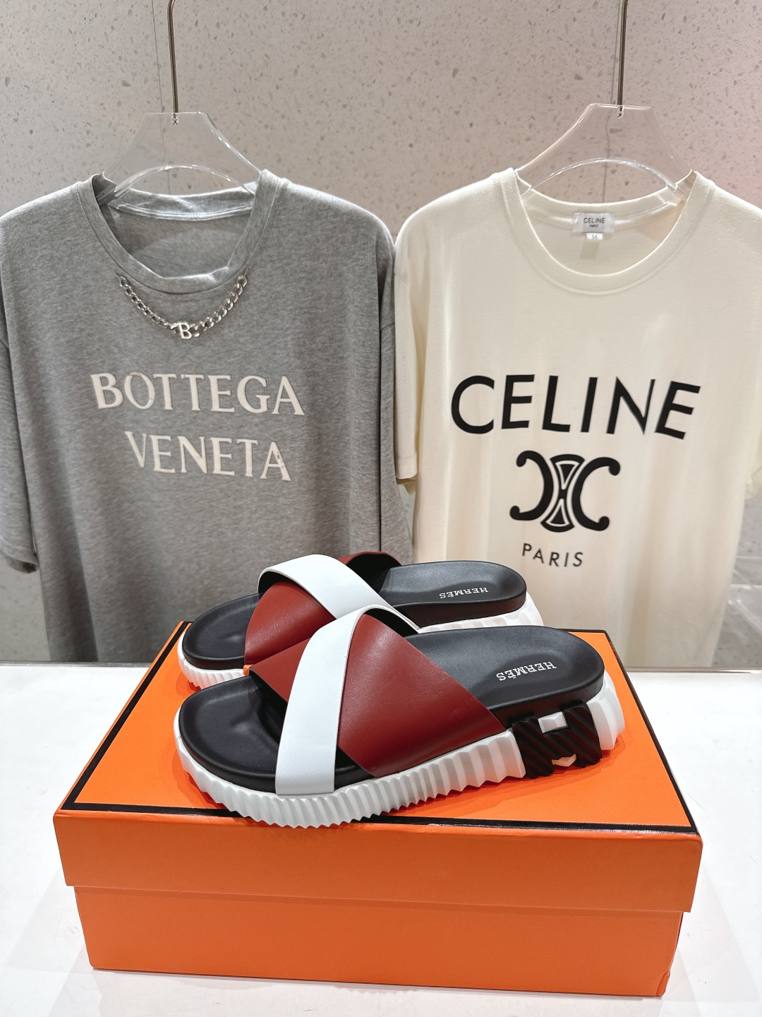 高版本出厂 情侣款
   Hermes/爱马仕H家2025ssF023夏季凉拖系列经典款鞋型情侣款凉鞋拖