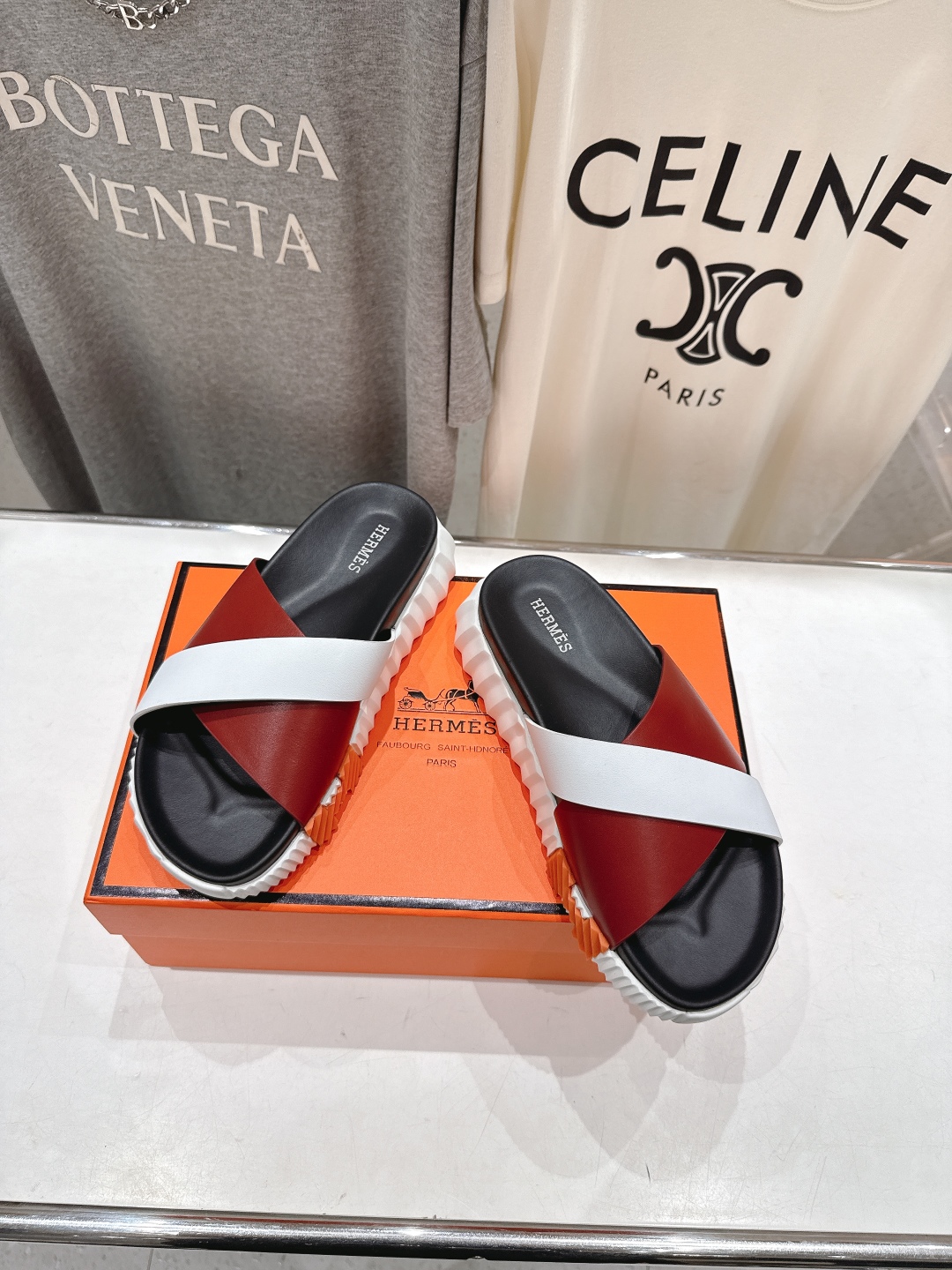高版本出厂 情侣款
   Hermes/爱马仕H家2025ssF023夏季凉拖系列经典款鞋型情侣款凉鞋拖